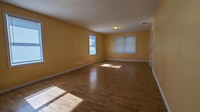Building Photo - 235 Wadsworth St