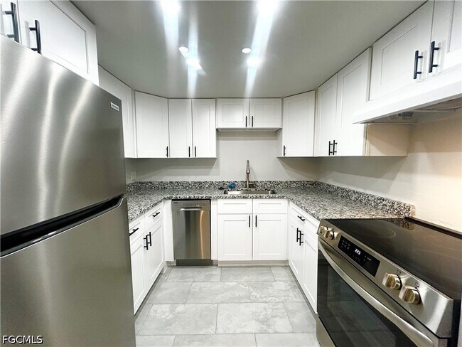Building Photo - 4906 Victoria Dr