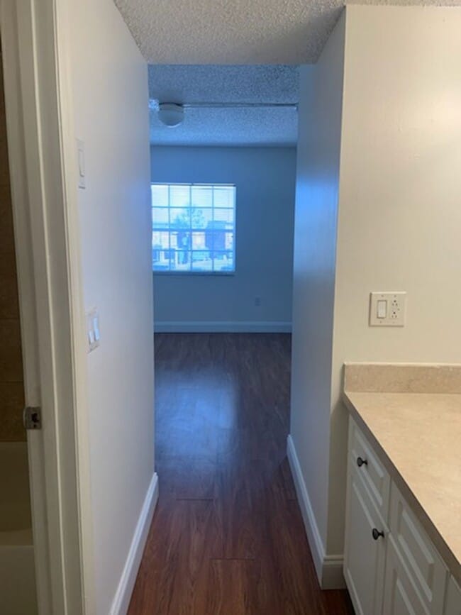 Building Photo - Stylish 1-Bedroom Studio in Carrington Park!