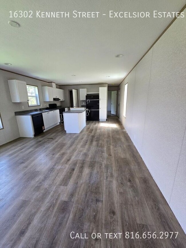 Building Photo - 16302 Kenneth Dr