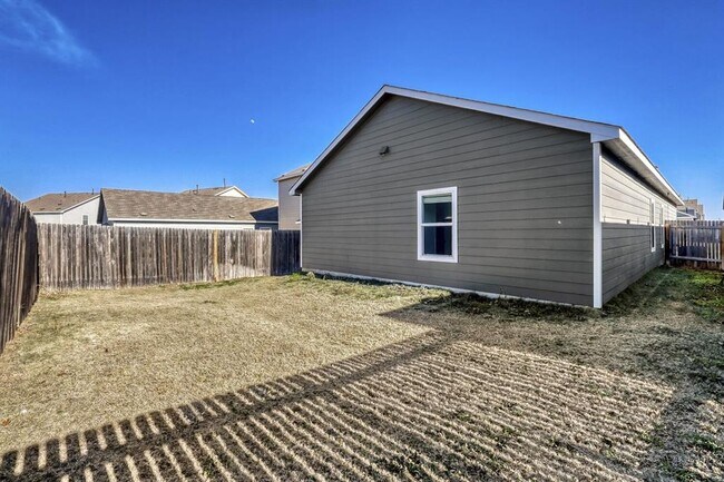 Building Photo - 385 Geode Glen