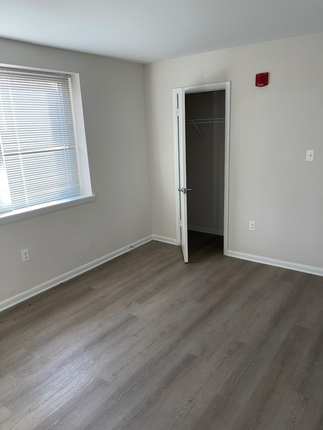 Building Photo - 1880 Murrell Rd