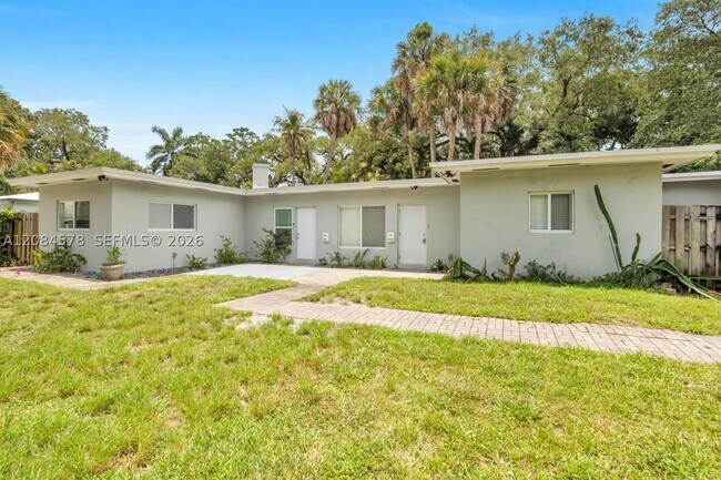 Building Photo - 1548 SW 23rd St