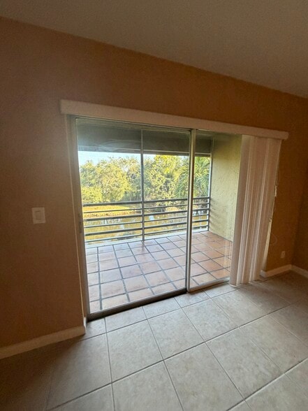 Building Photo - 120 Sparrow Dr