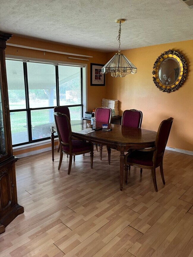 Building Photo - Spacious 3BR House in Byram