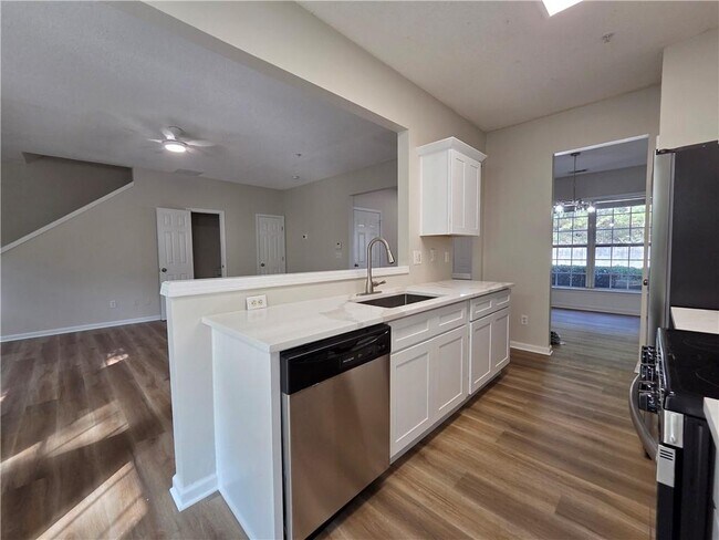 Building Photo - 137 Kenninghall Ct