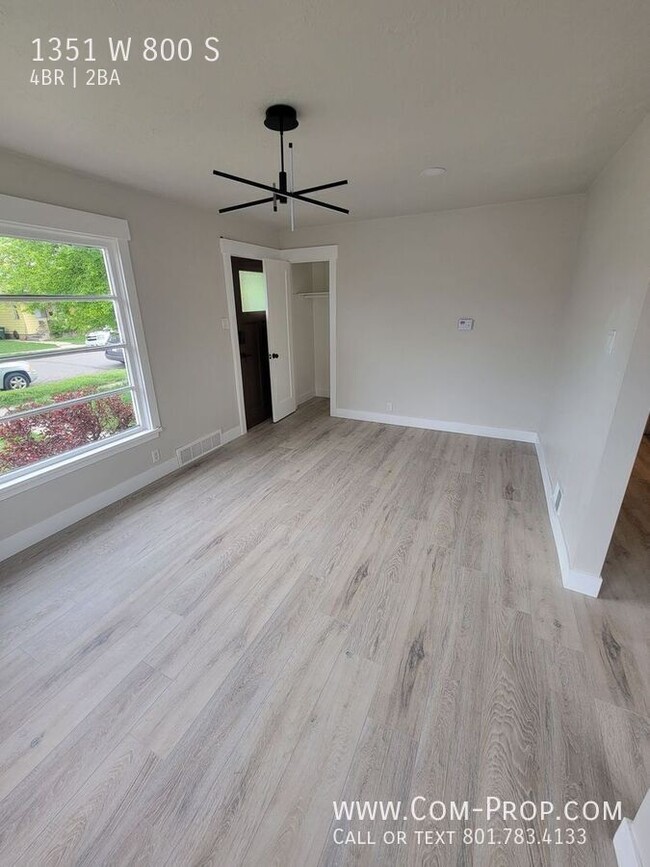 Building Photo - 1351 W 800 S