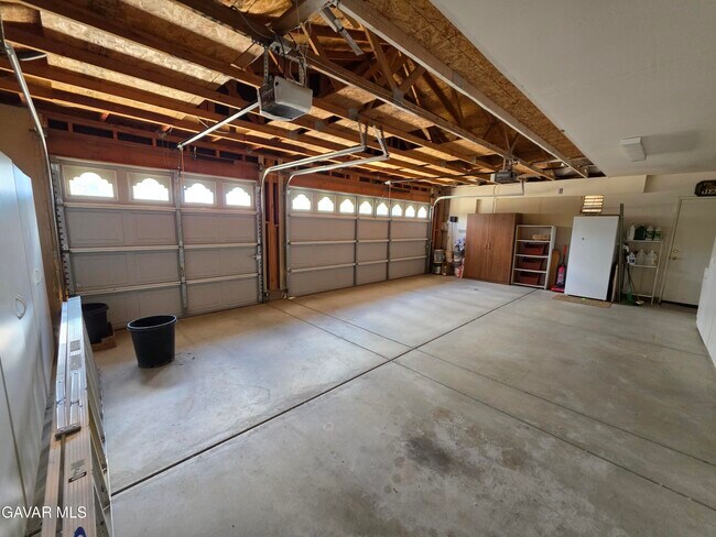 Building Photo - 5175 Capri Ct