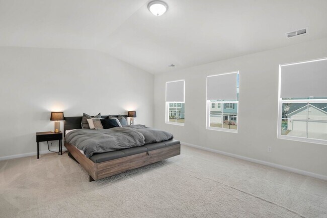 Building Photo - Bright & Welcoming 5-Bedroom Home in Richmond Hill, GA