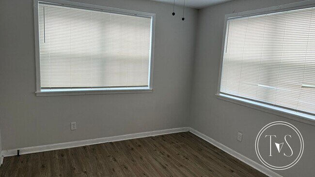 Building Photo - 918 Lynah St