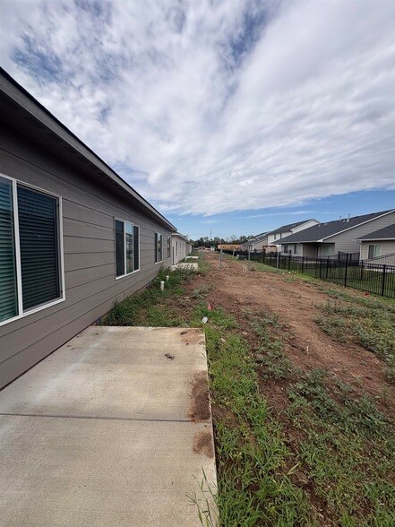 Building Photo - 12664 W Northstar Street