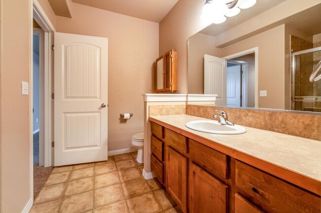 Building Photo - 5-bedroom, 3-bathroom home located in Windsor, CO.