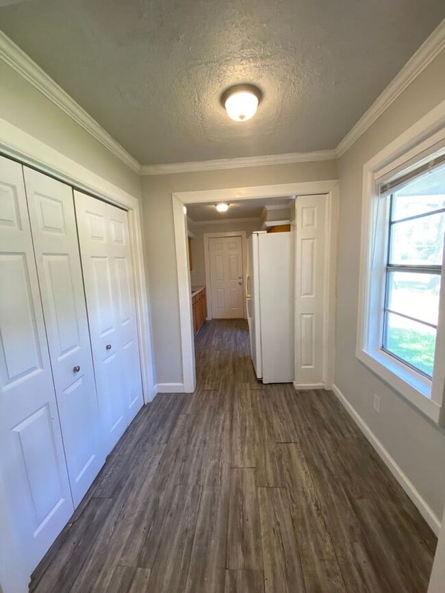 Building Photo - Cute 3 Bed 1 Bath Near Tinker AFB