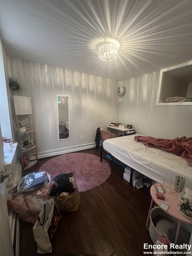 Building Photo - 153 Salem St