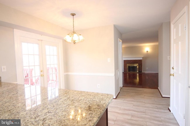 Building Photo - 6463 Honey Tree Ct