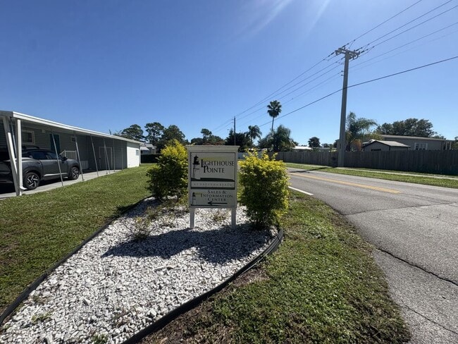 Building Photo - 30 Spring Dr