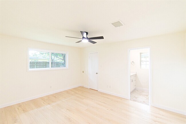 Building Photo - 13619 Elm Ct