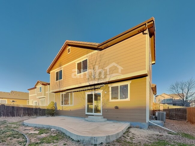 Building Photo - 12865 Roslyn St