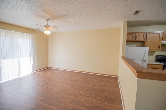 Building Photo - 2854/2856 Plaza Ct