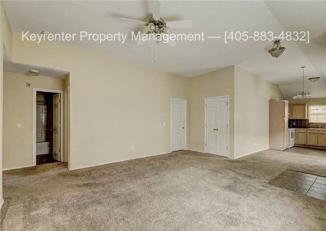 Building Photo - Gorgeous 3 bedroom 2 Bath and 2 Car Home in the Heart of Yukon