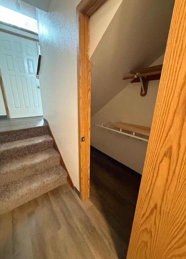 Building Photo - West Anchorage | 3BR 2.5BA | Garage | Pets...