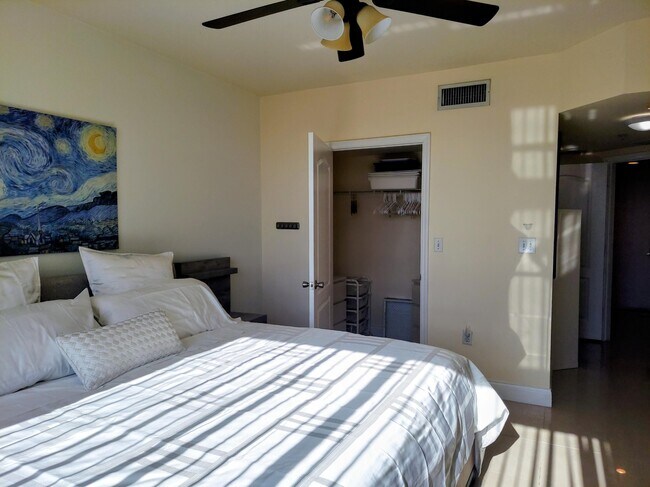 Building Photo - 100 N Federal Hwy