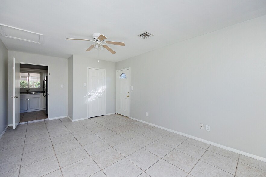 Building Photo - 1206 West 9th Street