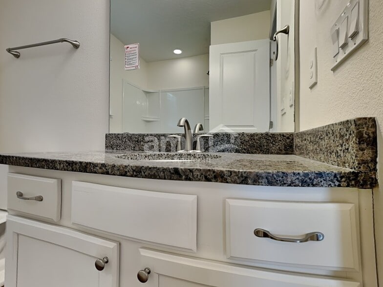 Building Photo - 302 Crestrun Loop