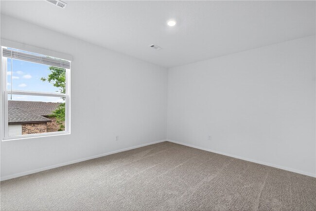 Building Photo - 6800 SW Dignity Ave