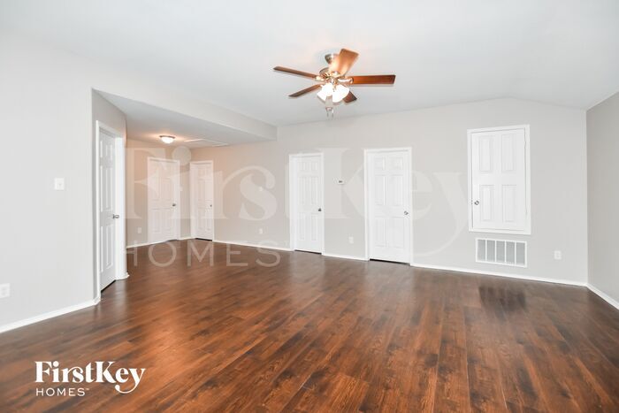 Building Photo - 501 Coolidge Ln
