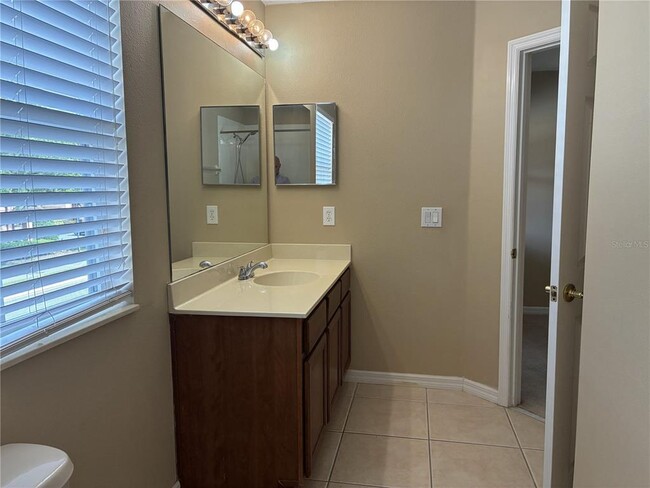 Building Photo - 2850 Retreat View Cir