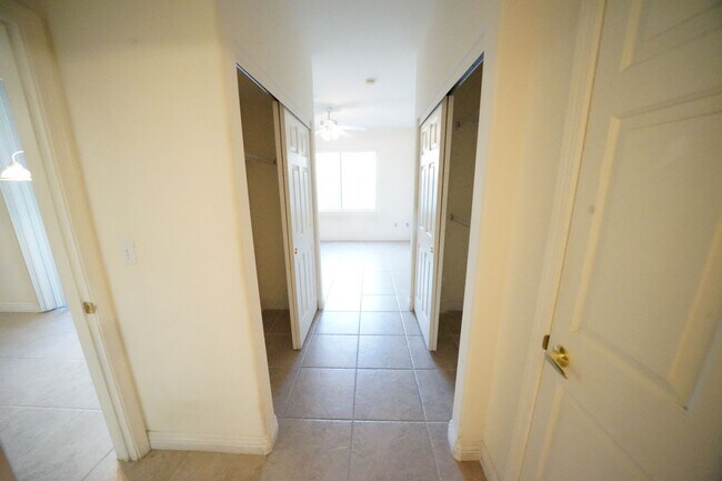 Building Photo - SHOWINGS AVAILABLE NOW