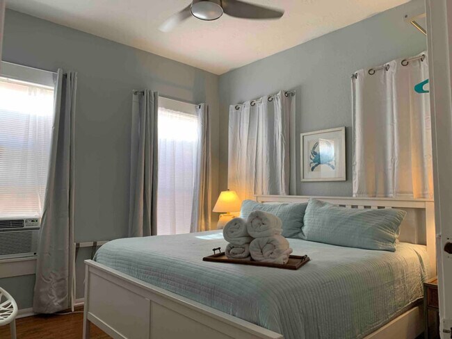 Building Photo - 2423 Avenue Q