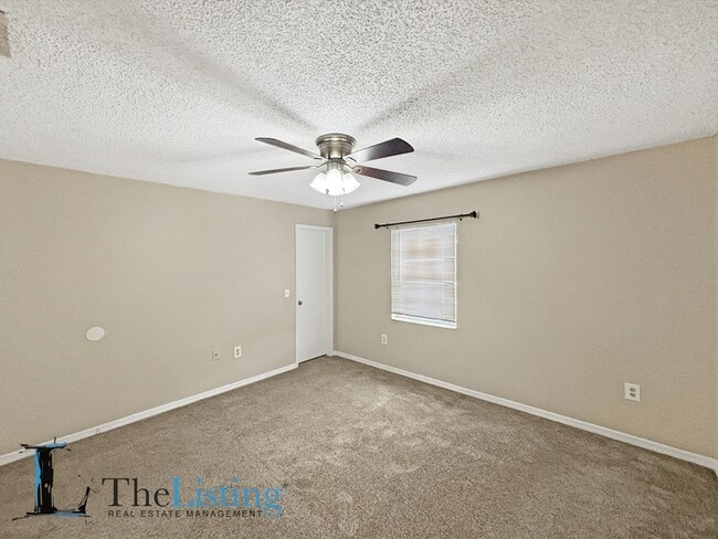 Building Photo - 5637 Viburnum Ct