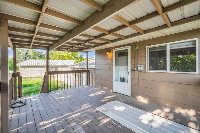 Building Photo - Spacious 4-Bedroom Layton Home with Finished Basement and 2-Car Garage