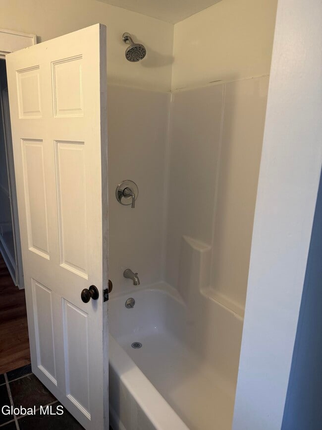 Building Photo - 60 Ash St