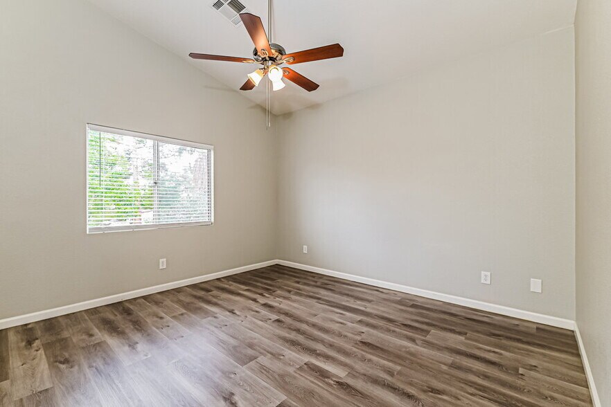Building Photo - 6237 Autumn Creek Dr
