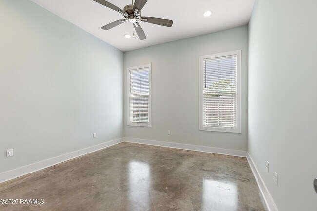 Building Photo - 107 Satsuma Dr