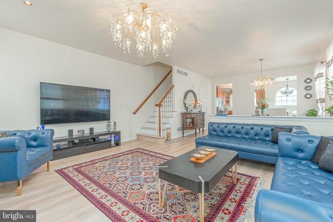 Building Photo - 321 Fountain St