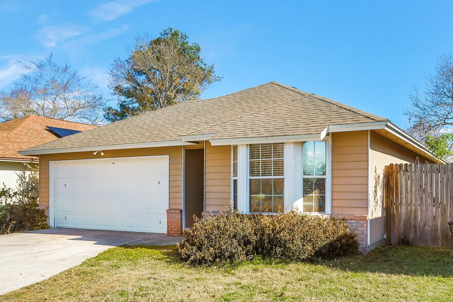 Building Photo - 2011 Cardiff Ln