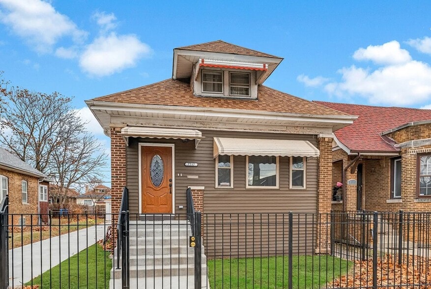 Building Photo - 7733 S Luella Ave