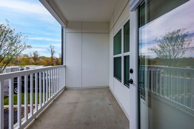 Building Photo - 1540 Lebanon Pike