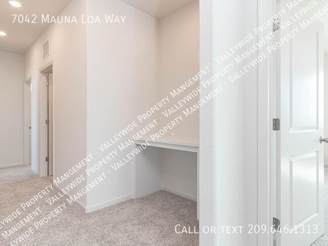 Building Photo - 7042 Mauna Loa Wy