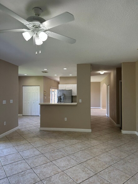 Building Photo - 14141 SW 129th Ave