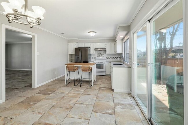 Building Photo - 2002 Millay Dr