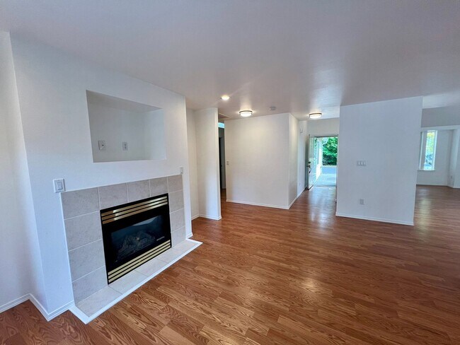 Building Photo - PENDING APPLICATION; Remodeled Rambler wit...