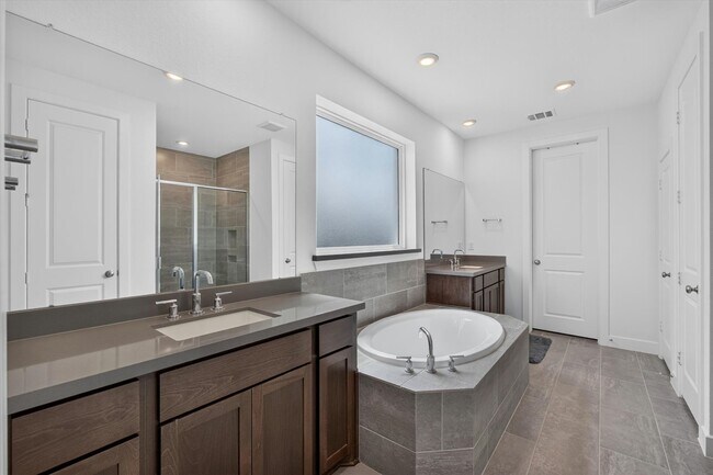 Building Photo - 7410 Wildrye Mdw Ln