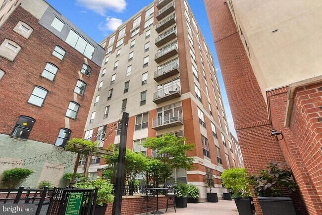 Building Photo - 113 N Bread St