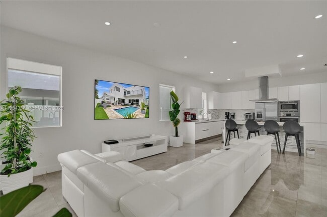 Building Photo - 9995 NW 75th St