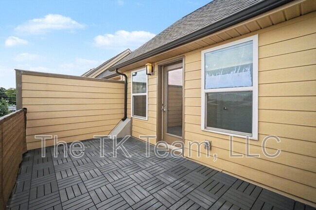 Building Photo - 2712 Grand Union Way